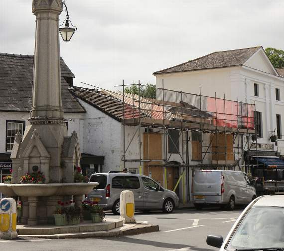 The roof comes off...