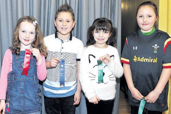Llefaru 3 a 4 oed - Yn gyntaf Lowri Jarman, yn ail Sion Bowen ac yn gydradd drydydd Erin Llwyd ac Mared Griffiths