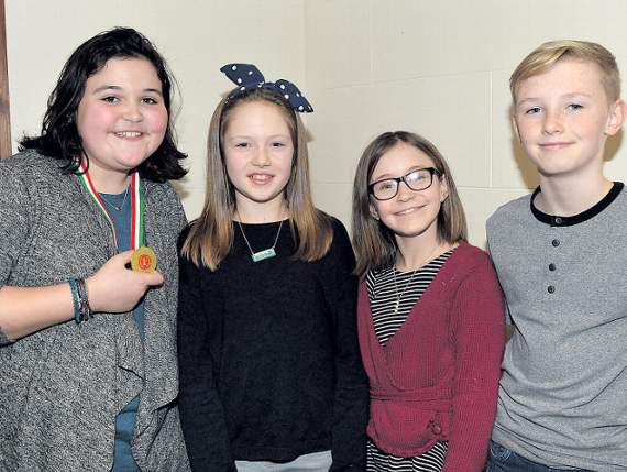 Lowri Glyn, 11 ddaeth i’r brig yn y gystadleuaeth Adrodd Bl 5 a 6, Nel ap Tomos, 10 yn ail a Catrin Marie Williams, 11 a Samuel Steele, 11 yn gydradd drydydd