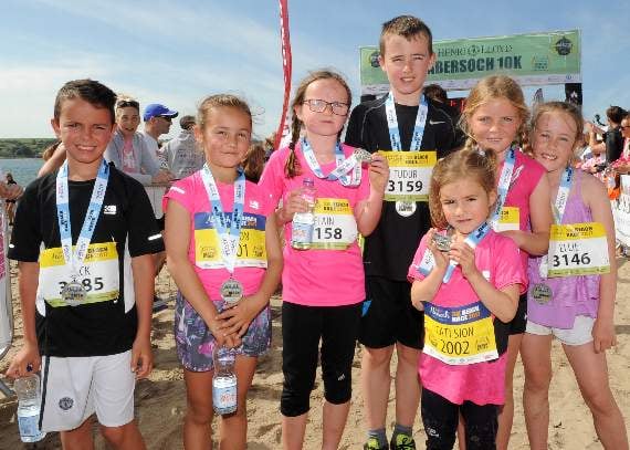 This group of friends had a great time taking part in the Abersoch Holiday Homes 3K Beach Race. From left to right: Jack Jones (21.01 minutes), Ela Fôn Jones (19.41 minutes), Elain Owen (21.54 minutes), Tudur Owen (20.51 minutes), Daisy Doodson (23.34 minutes), Ellie Jones (23.29 minutes). Front: Cati Sion (23.24 minutes)
