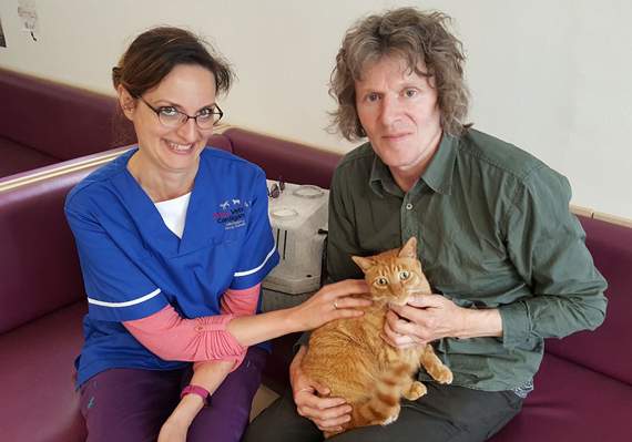 Vet Joanna Bednarska with Squiggley and owner Howard Leah
