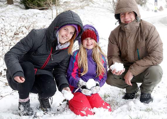 Paulena Gutten with daughter Nicola and husband Richard