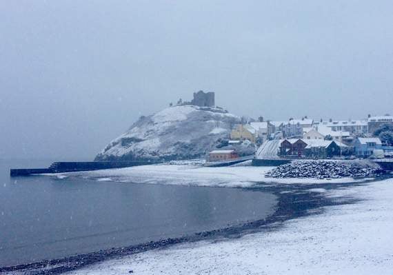 Criccieth Castle with a coating of snow. Photo: @GethinJones123/Twitter