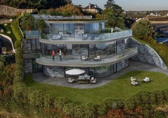 The proposed new property, which has been given approval on appeal, will be on three levels, each with access to a terrace