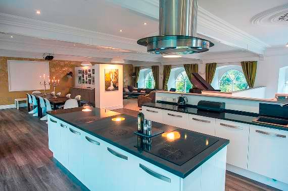 The house comes complete with fixtures, fittings and furniture