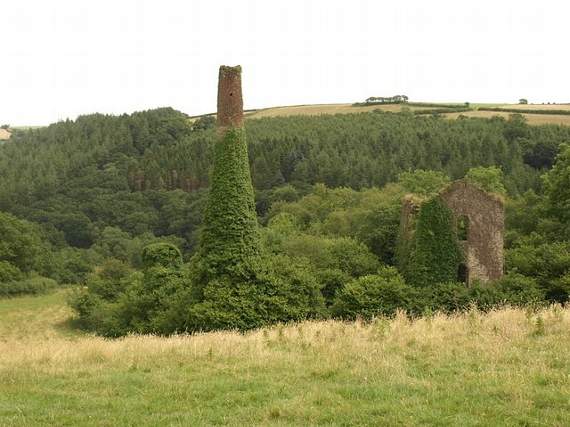 One of several mine houses in the vicinity of Herodsfoot. Picture by Derek Harper, CC BY-SA 2.0y