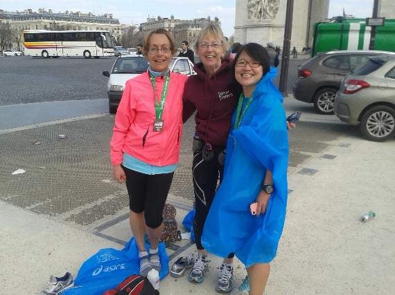 Cynthia Ritchings (centre)