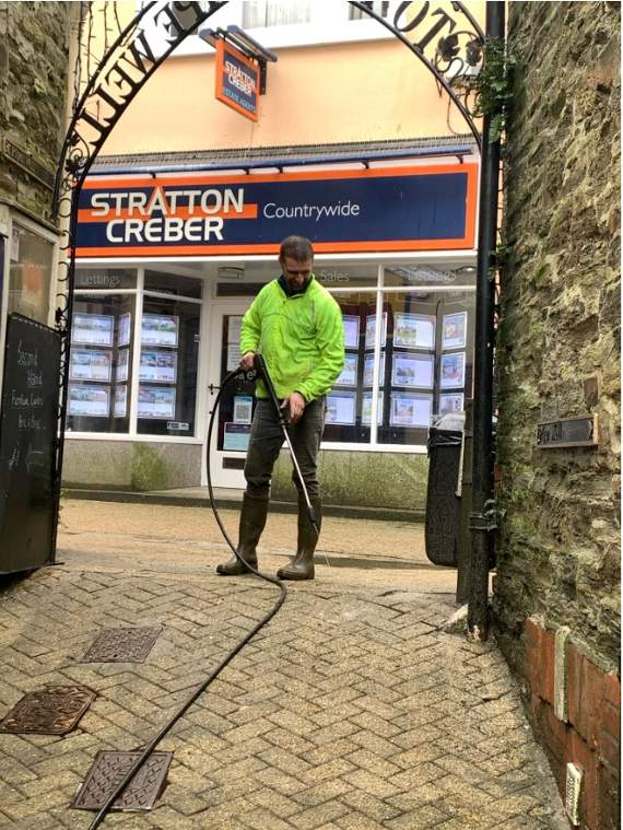 Paul takes the power washer to Pipe Well Lane
