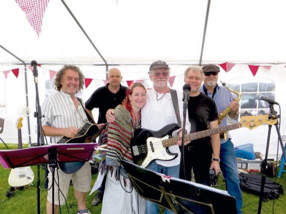 Bill’s Bargain Basement Band kept toes tapping from late afternoon. SR 1280