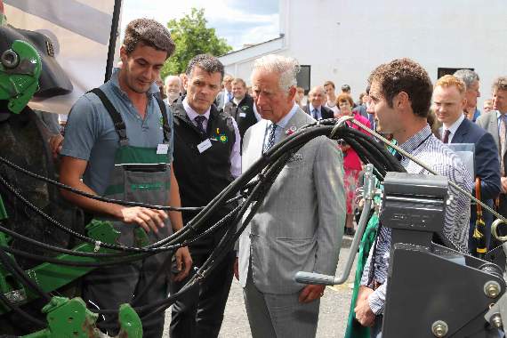 The Devon YFC Farm Safety campaign was explained to HRH The Prince of Wales during his visit to Cheriton Bishop and follows the death of two YFC members during the last year. AQ 1328