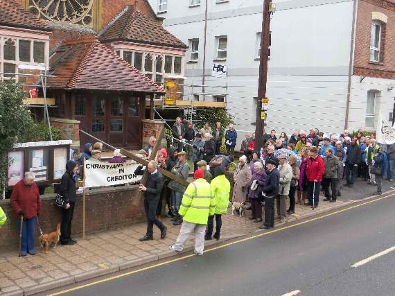 As the procession set off for the town square from Crediton Methodist Church. SR 1928