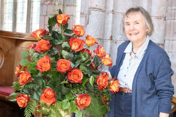 Chrissie Rapsey part way through creating her arrangement which had a ‘Breath of God’ theme. AQ 1506