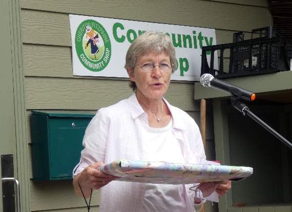 Barbara Pratt speaking before making the presentation.