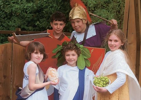 Freinds, Romans .... err, schoolchildren!