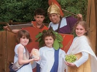 Freinds, Romans .... err, schoolchildren!