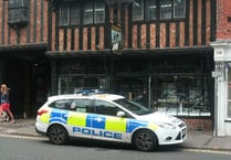 'Snatch' burglary at jewellers
