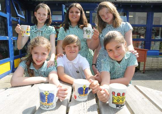 Bentley Primary School pottery club made mugs to commemorate the Queen’s 90th birthday. Picture order no: AD25-01-16 (altonherald.com)