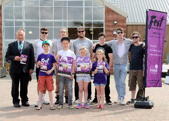 Joe Waller and Ellementl help promote Fest in the Field at Country Market in Kingsley with David Ashcroft. Picture order no: BD20-22-16