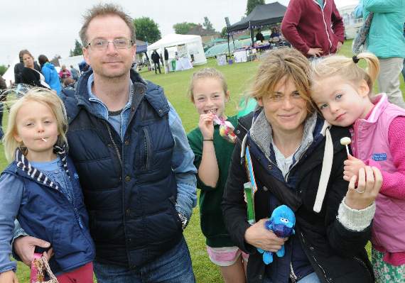 Neil Martin, Aiko, Mr Giant and Iola