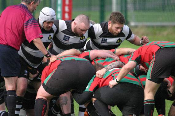 Farnham had a dominant front row in Jules Joris, Lenny Jennings and Andy Naisbitt. (photo courtesy of Mark Weeks)