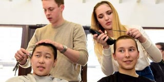 'Bald role models' help Teens Unite