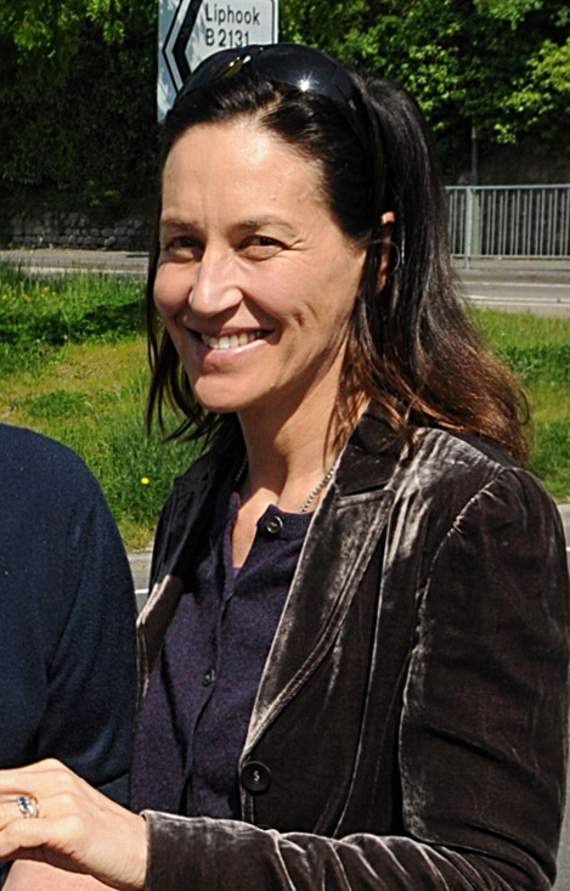 Barton stands down at election