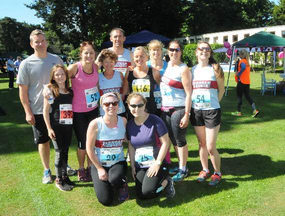 Members of Farnham Runners at the Barfield Bolt