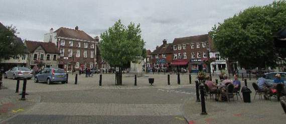 Square to lose 'unsightly' railings