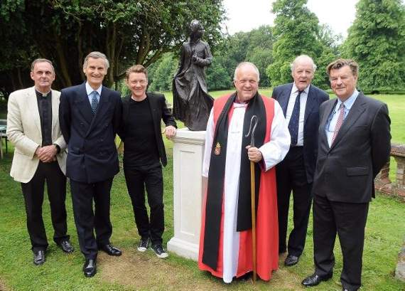 The Reverend Tony Pears (rector of the Northanger benefice), Lord Lieutenant of Hampshire Nigel Atkins, sculptor Adam Roud, Right Reverend David Williams (Bishop of Basingstoke), Michael Sanders and Richard Knight, trustee of Chawton House. Picture: AD25-49-18