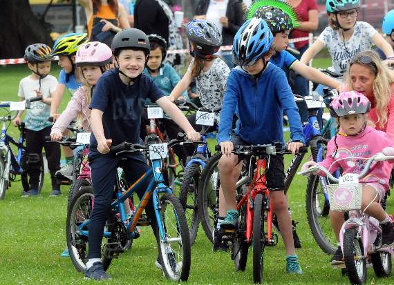The youngest rider – two-year-old Delphie Campbell – is pictured right (LD25-96-18)