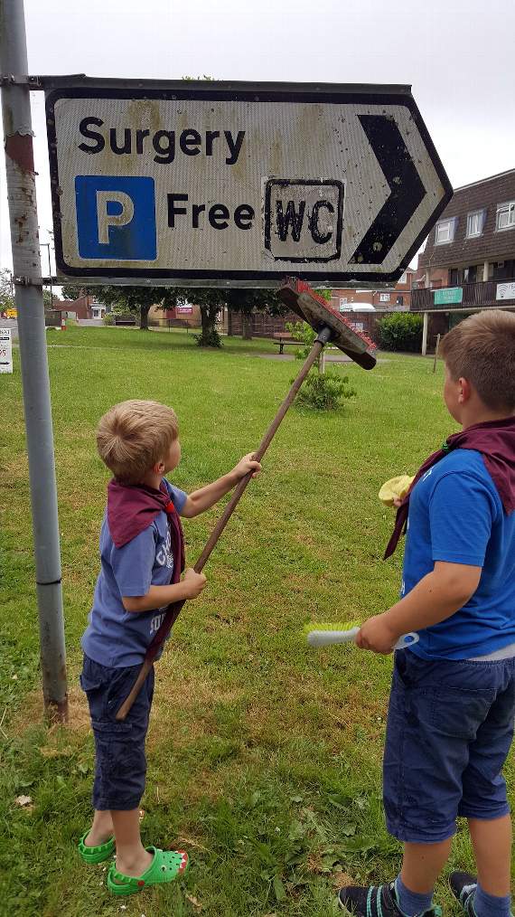 Showing everyone the way to keep Fernhurst tidy