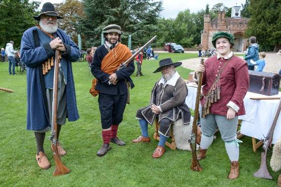 Civil War Society members will carry out re-enactments from Farnham Castle’s role in the clash between Roundheads and Cavaliers in the mid 17th century