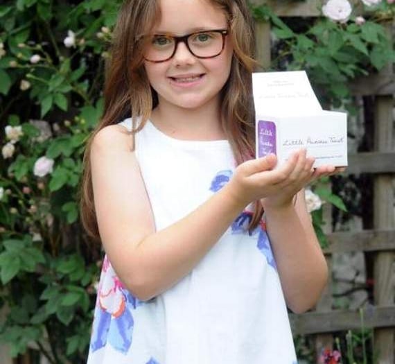 Izzy braves the chop to support her auntie