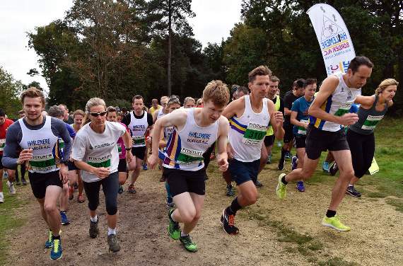 And they’re off.. the runners in the 10k race tacking the Hindhead Common course (HD41-152-18)