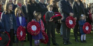 Haslemere pays tribute to the fallen on Armistice’s centenary