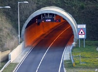 Traffic chaos as A3 tunnel closes after electrical fault
