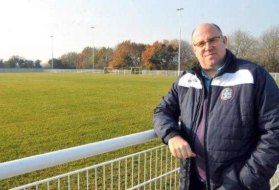 <p>Badshot Lea chairman Mark Broad is backing manager Adam New.</p>