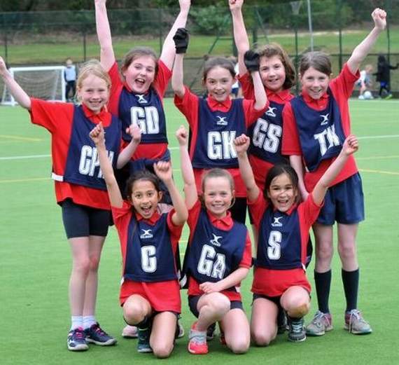 The winning team from St Polycarp’s (FD12-14-19)