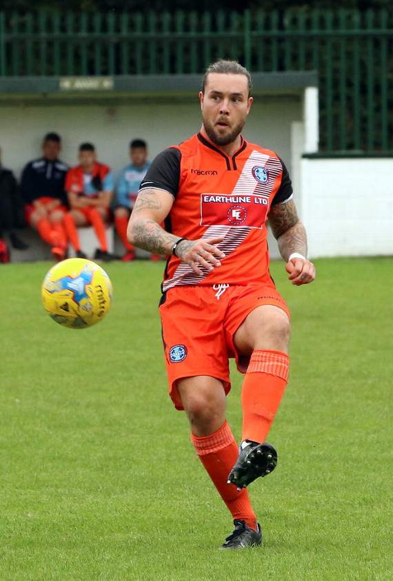 Lea boss Gavin Smith said midfielder Ashley Lloyd had a superb game against Guildford City on Saturday