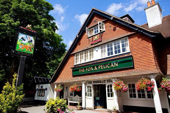 <p>The Fox & Pelican in Grayshott hosted a packed Acoustic Night</p>