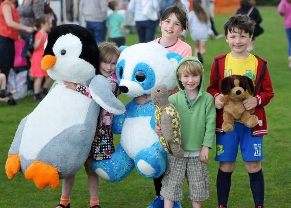 These youngsters won big on the fayre’s stalls (FD23-97-19)