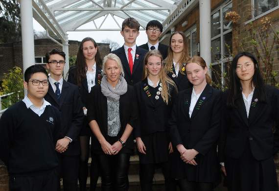 Gail Emms with students before giving the keynote speech at the careers event. Picture by Katie Hill (HD11-26-19)