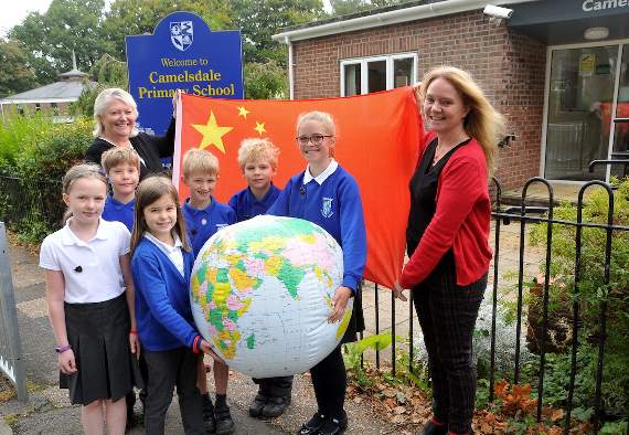 Headteacher Sarah Palmer (left) and co-ordinator Nicky Thickpenny with students (HD42-54-19)
