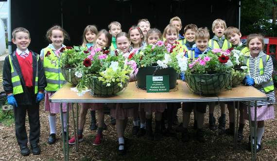 Green-fingered pupils dig for gold