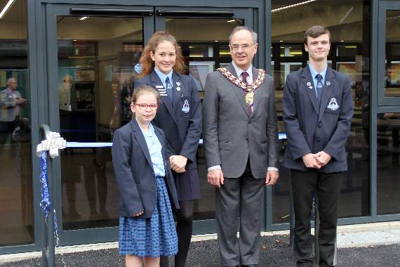 Youngest Amery student Ruby Rollings, head girl Bonnie Hodgson, Alton town mayor Graham Titterington and head boy Mack Wellfare