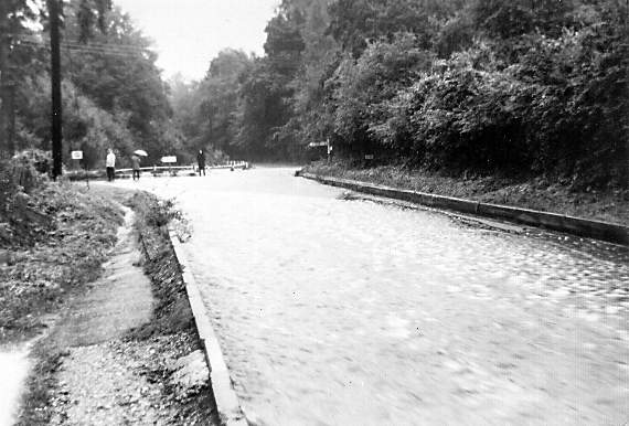 looking back to the pond and Pond Road where the flood is coming from