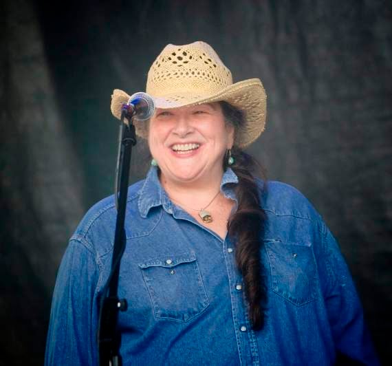 Jane Pearl sings backing vocals for the Earl Band.