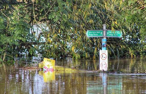 No walking today in Ross-on-Wye. Photo: HW Fre and Rescue.