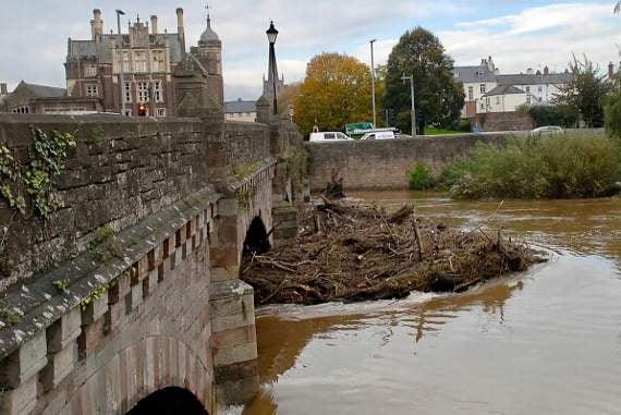 The floods left a huge pile of rubbish on Monmouth’s Wye Bridge.