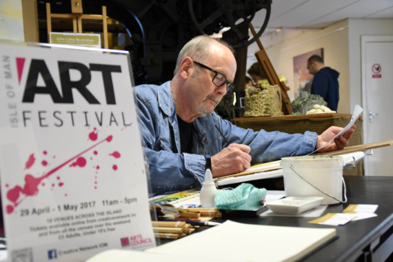The Isle of Man Arts Festival, 2017

John Caley painting at the Hogson Loom gallery